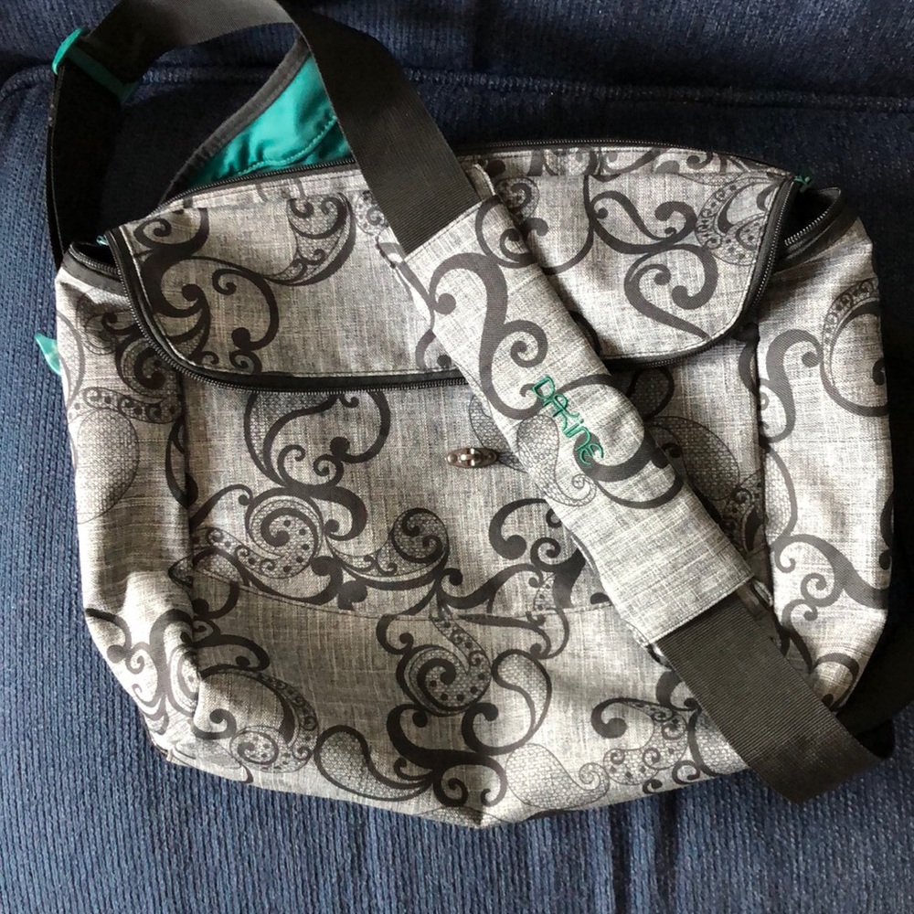 Dakine padded laptop messenger bag